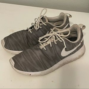 Grey Nike Rosche 6.5